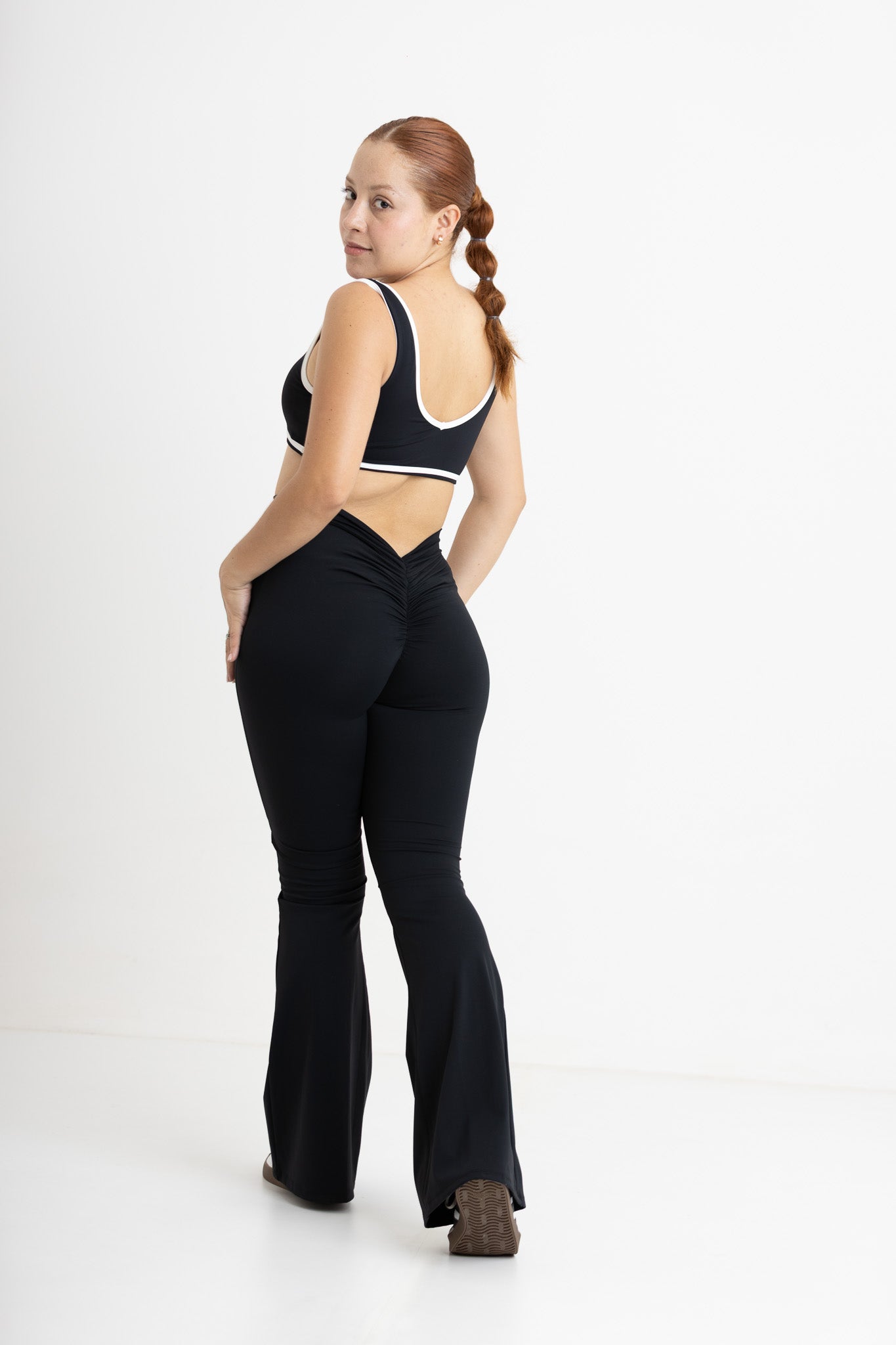 V CUT LEGGINGS