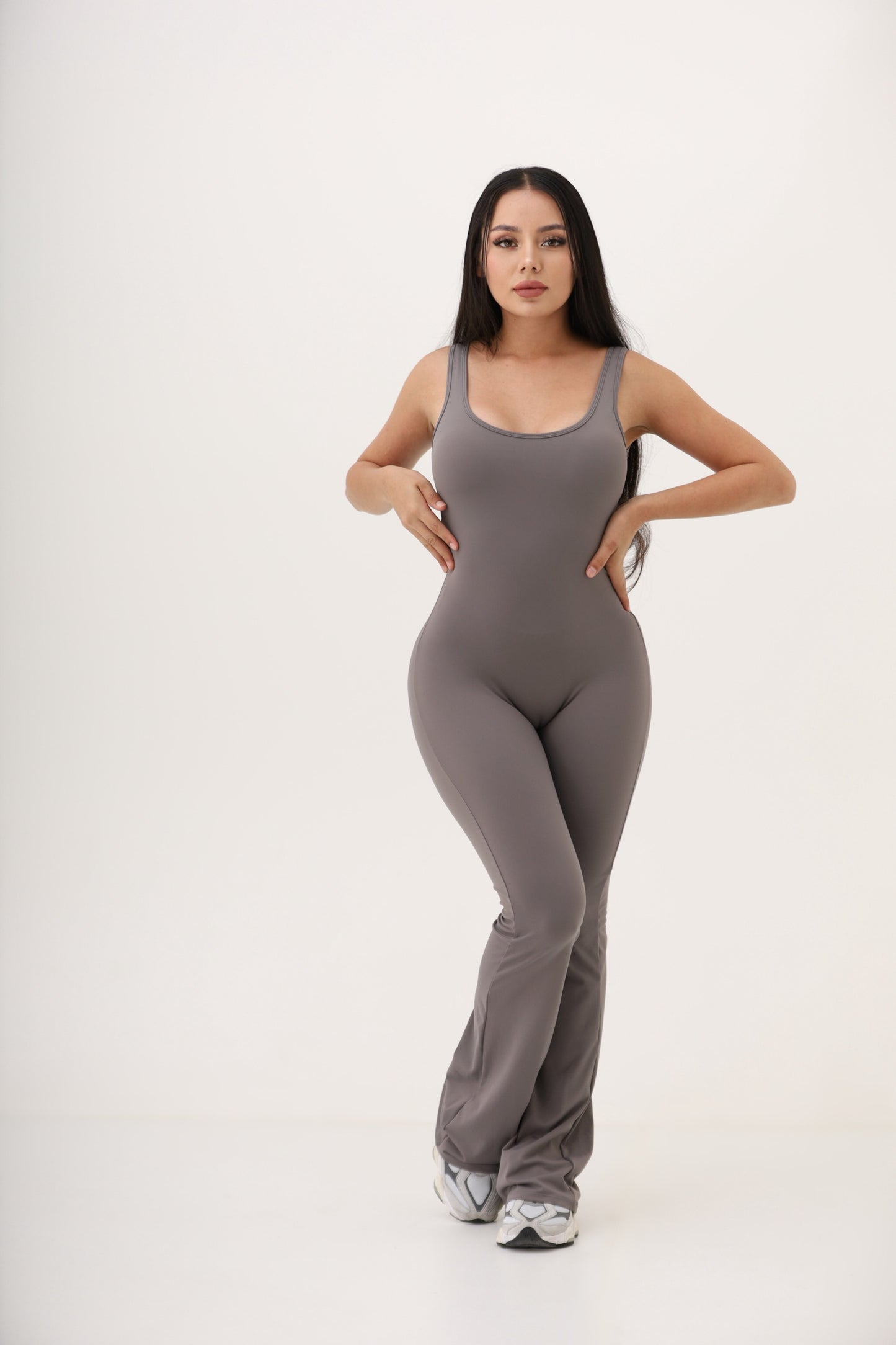 JUMPSUIT V CUT